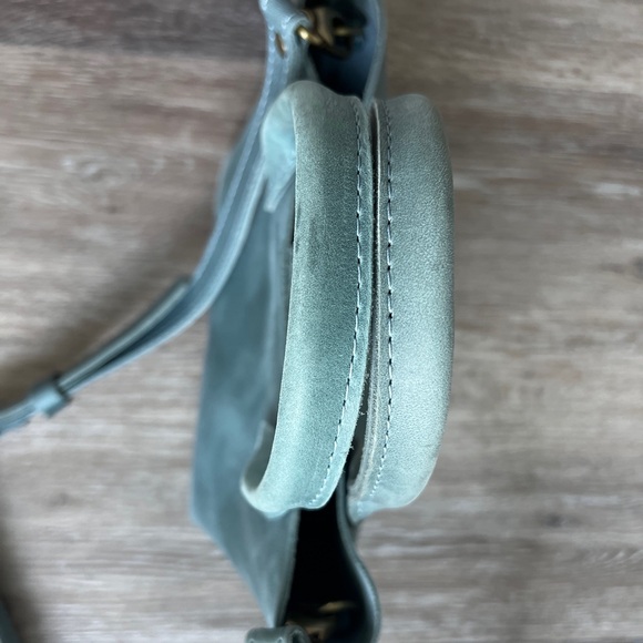 Portland Leather Crossbody Tote + Matching card holder - Picture 3 of 14